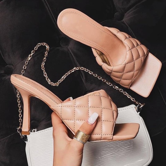 Shoes - !! NEW !! SQUARE TOE Quilted Mules in Nude